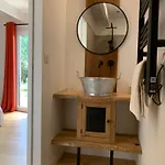Aux Logis De Fonfroide Chez Mylene & David לינה וארוחת בוקר 3*
