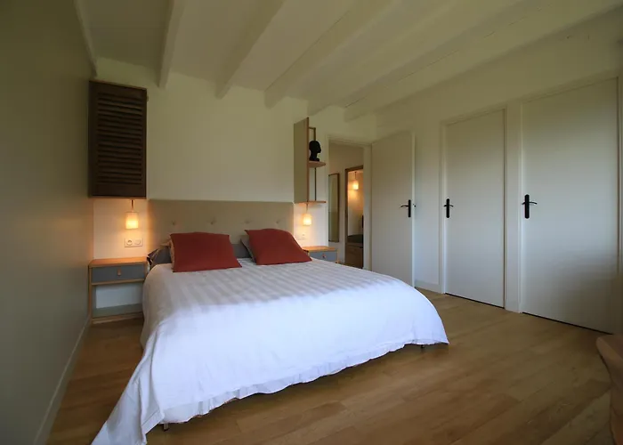 Aux Logis De Fonfroide Chez Mylene & David Отель типа 